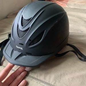Riding helmet